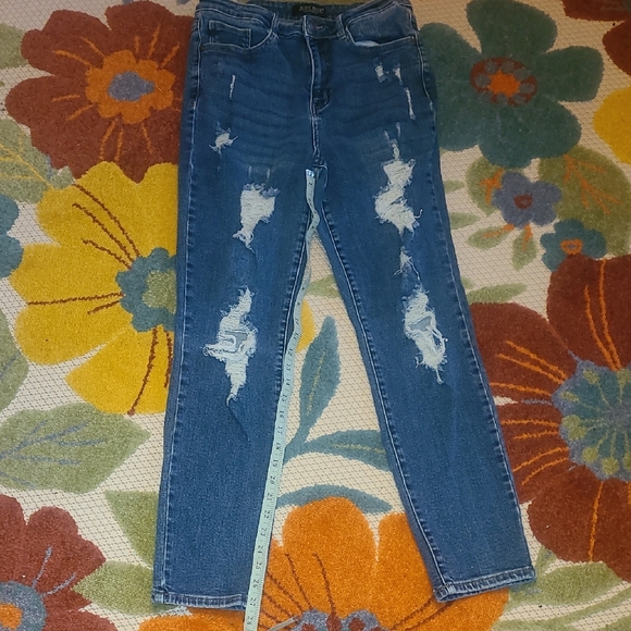 Judy Blue Distressed Blue Jeans - Picture 1 of 7